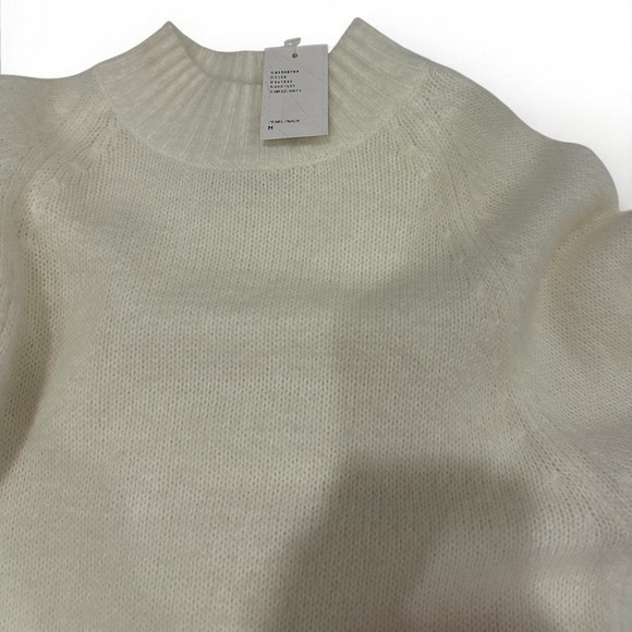 NWT Urban Outfitters Cropped Knit Turtle Neck Sweater White Medium - Picture 4 of 9
